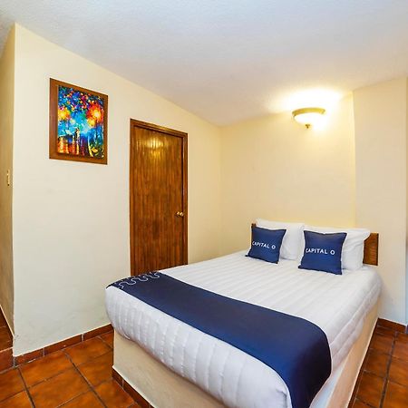 Capital O Hotel Casa Blanca Celaya  Exterior photo