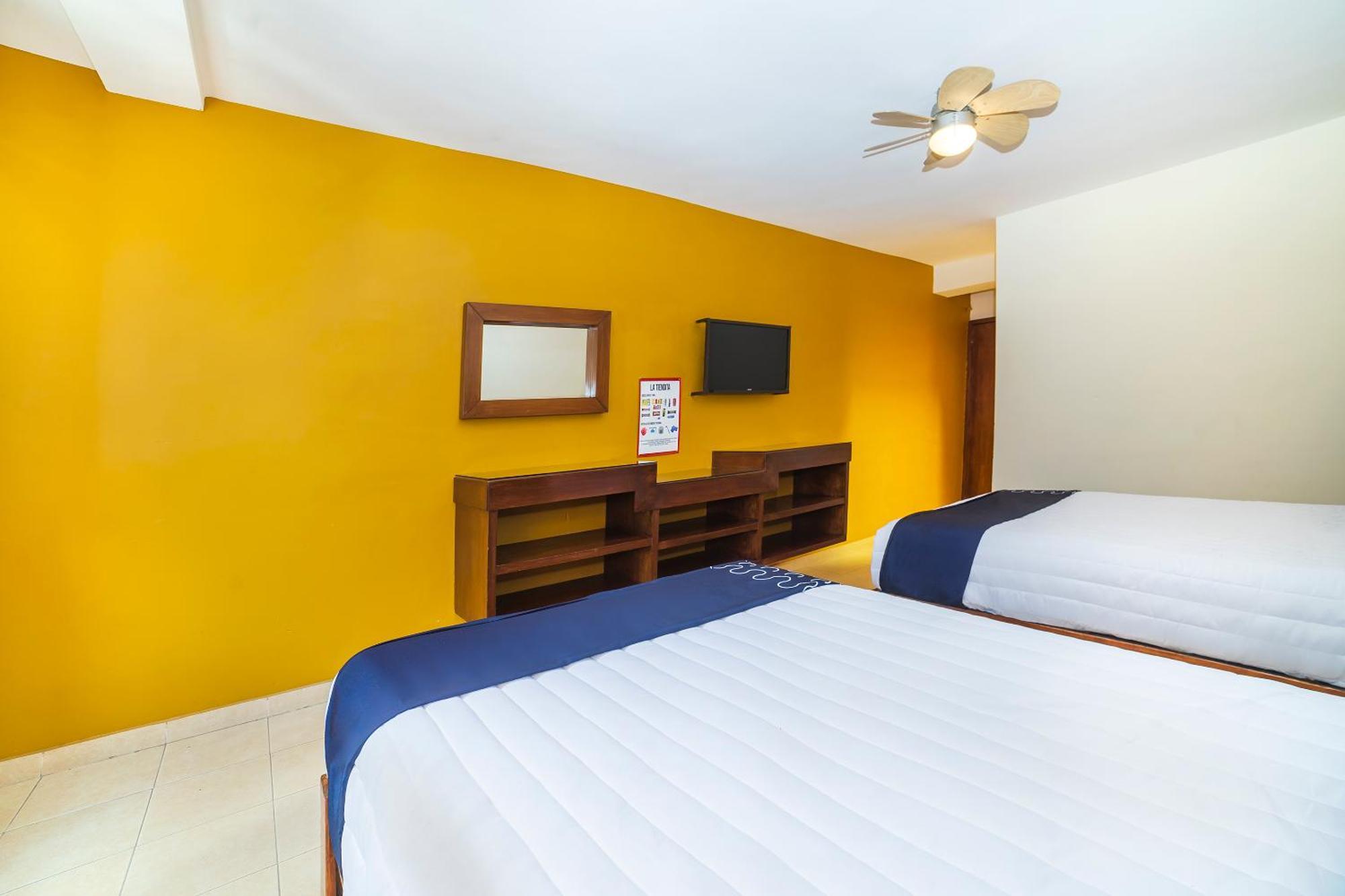 Capital O Hotel Casa Blanca Celaya  Exterior photo