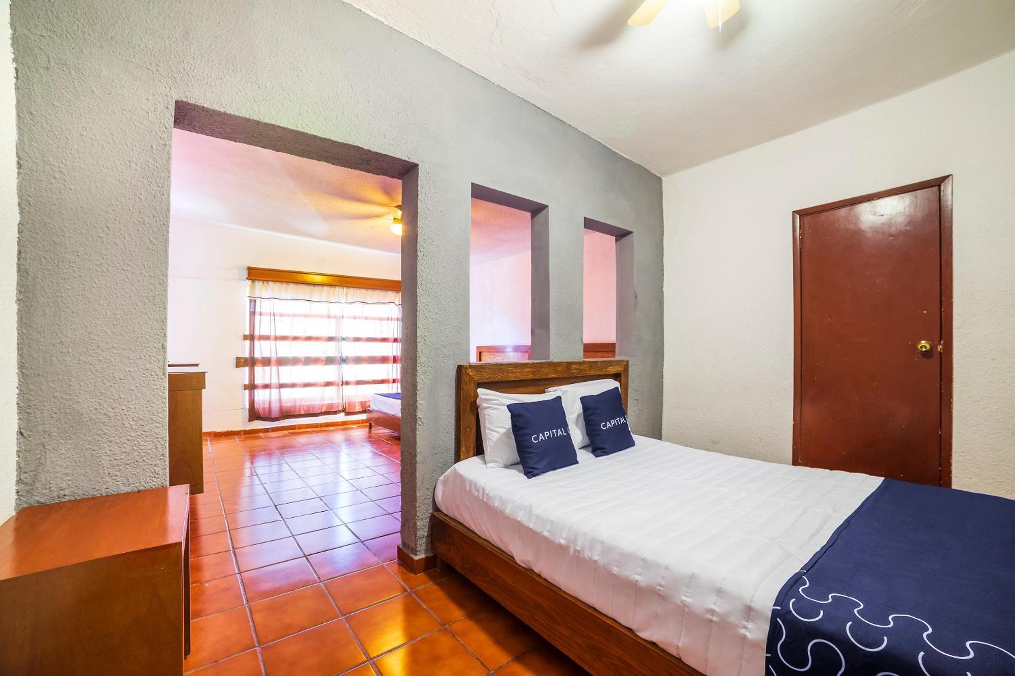 Capital O Hotel Casa Blanca Celaya  Exterior photo