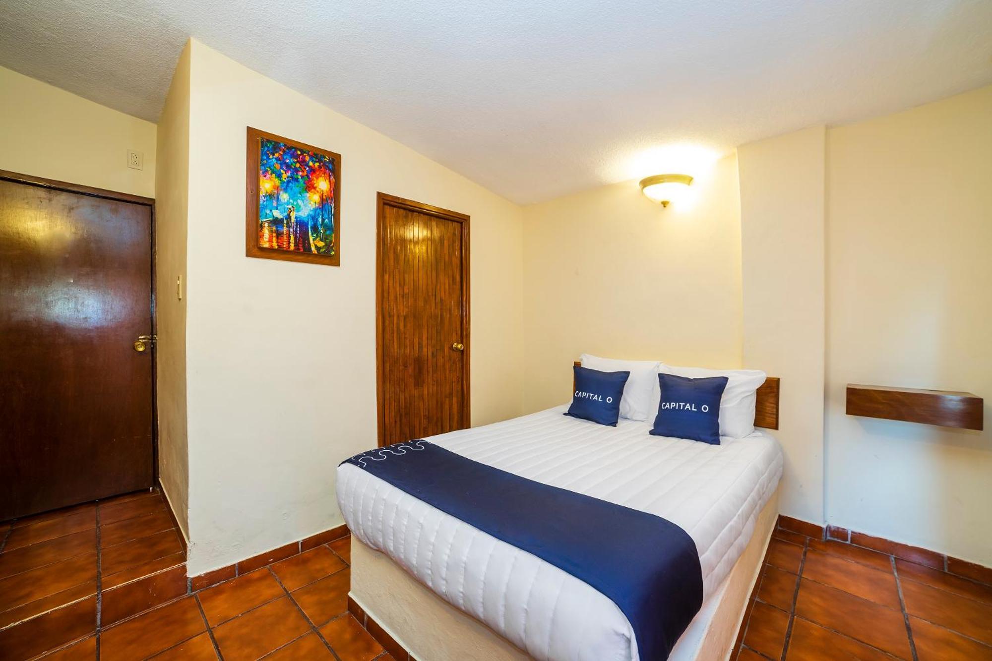 Capital O Hotel Casa Blanca Celaya  Exterior photo