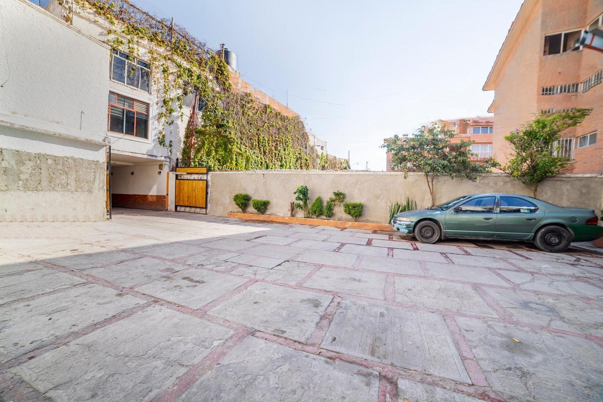 Capital O Hotel Casa Blanca Celaya  Exterior photo