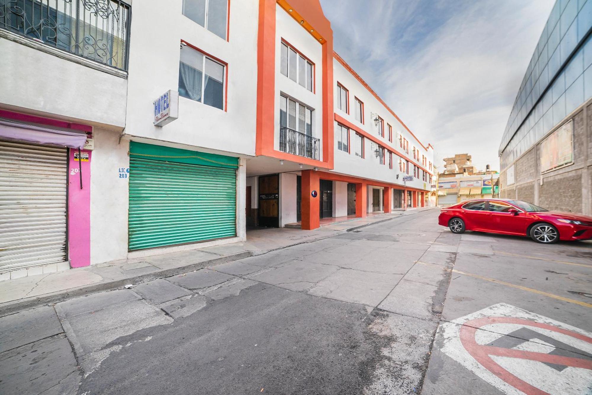 Capital O Hotel Casa Blanca Celaya  Exterior photo